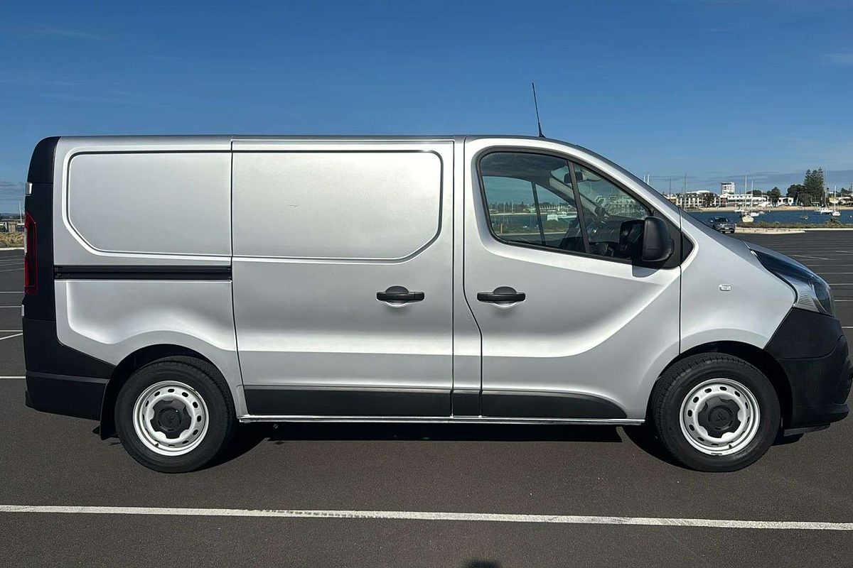 2021 Mitsubishi Express GLX SN SWB