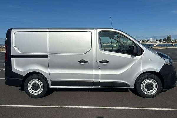 2021 Mitsubishi Express GLX SN SWB