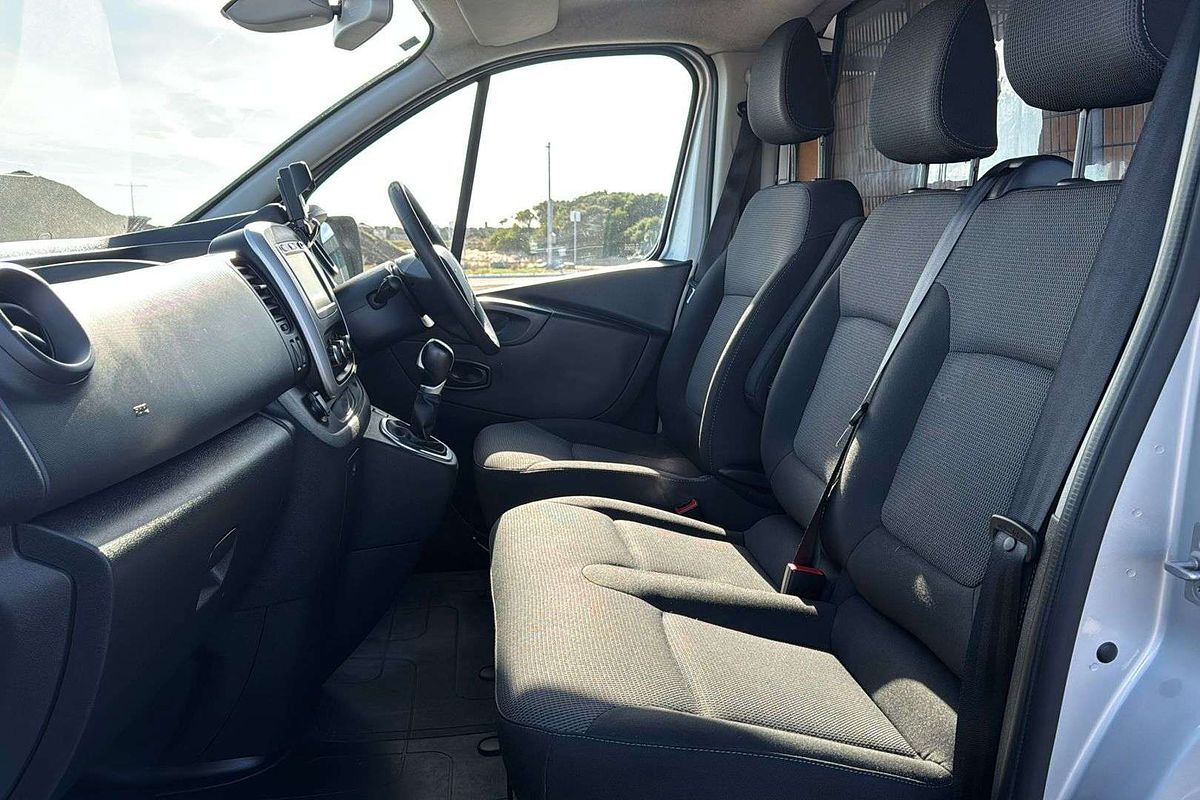 2021 Mitsubishi Express GLX SN SWB
