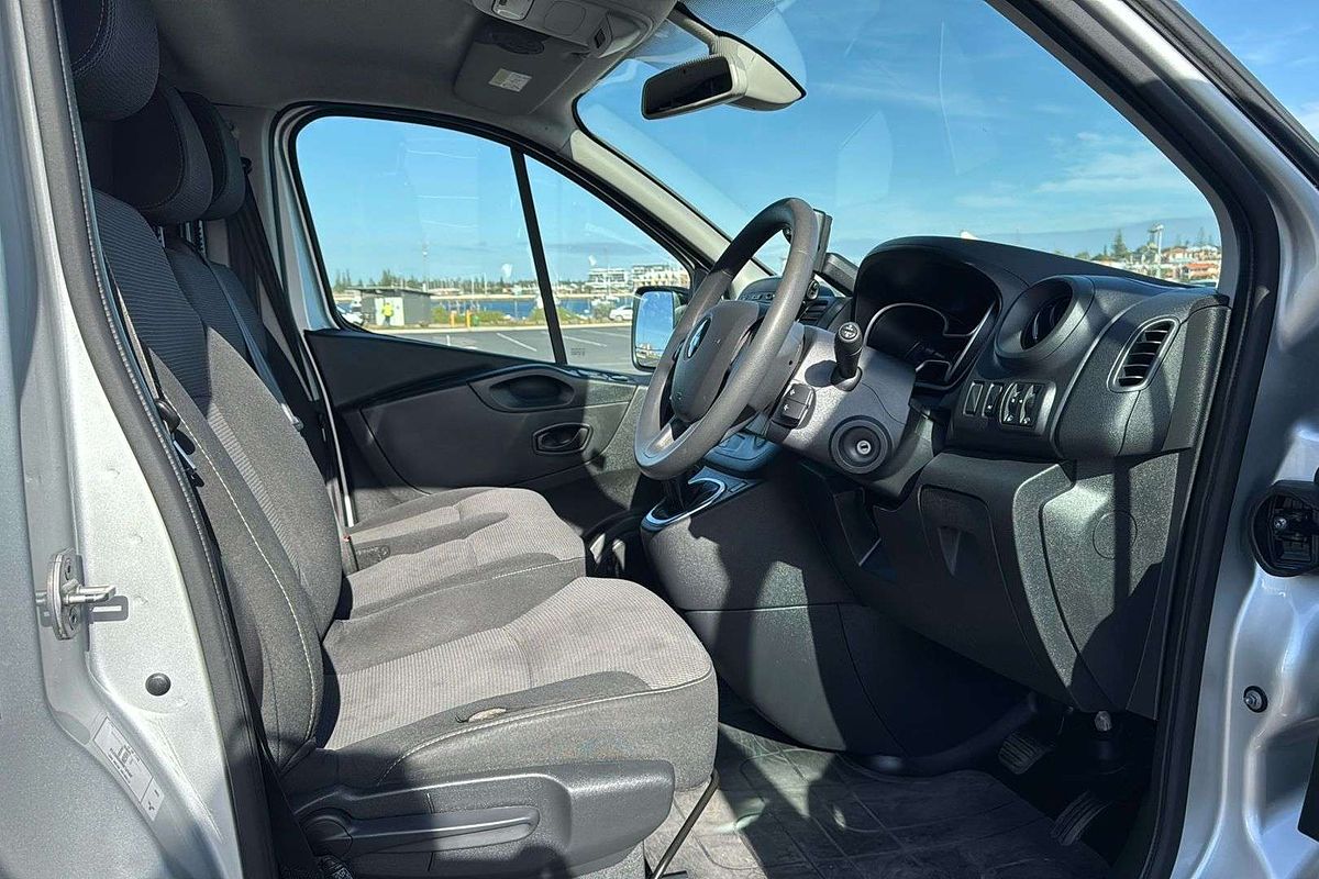2021 Mitsubishi Express GLX SN SWB