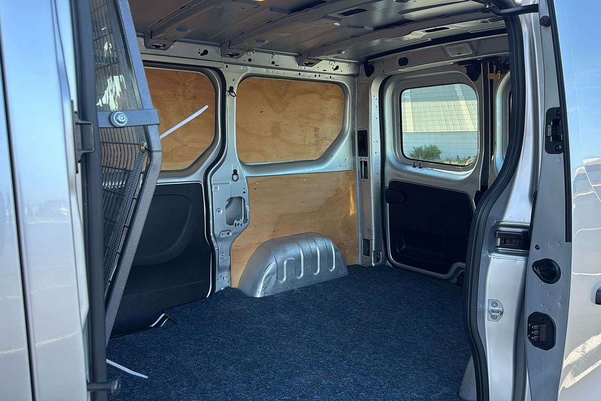 2021 Mitsubishi Express GLX SN SWB