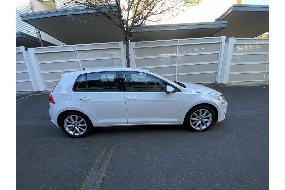 2014 Volkswagen Golf 103TSI Highline 7