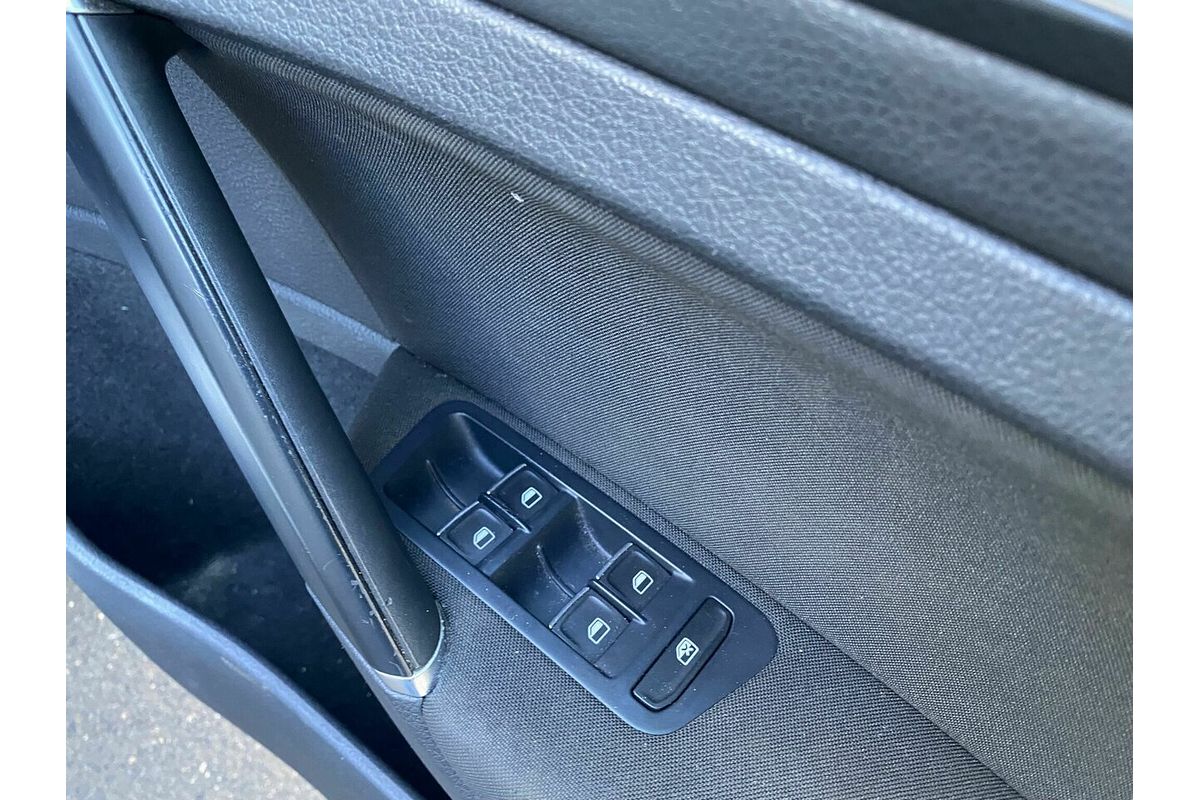2014 Volkswagen Golf 103TSI Highline 7