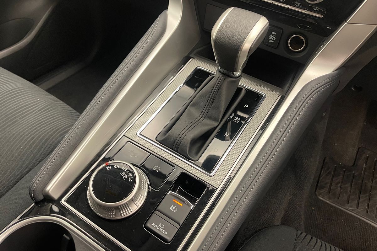 2023 Mitsubishi Pajero Sport GLS QF