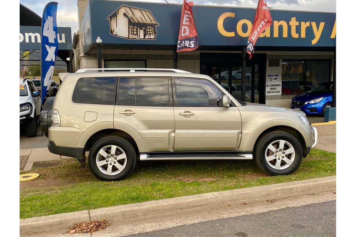 2007 Mitsubishi Pajero VR-X NS