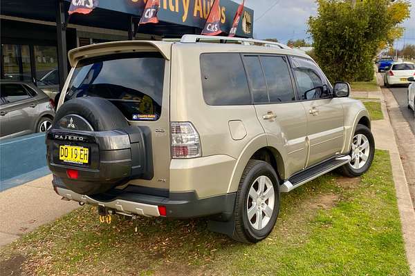 2007 Mitsubishi Pajero VR-X NS