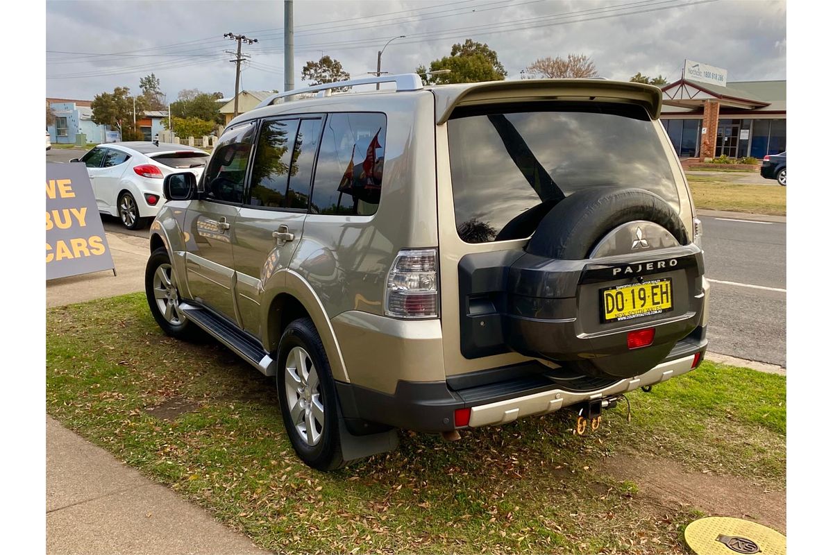 2007 Mitsubishi Pajero VR-X NS