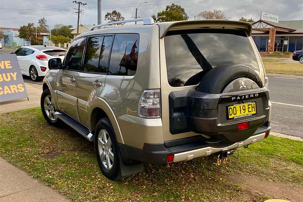 2007 Mitsubishi Pajero VR-X NS