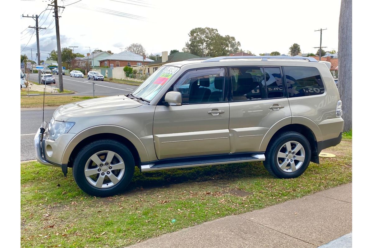 2007 Mitsubishi Pajero VR-X NS