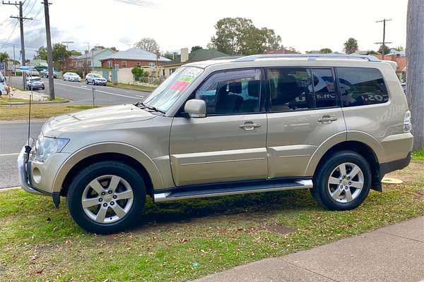 2007 Mitsubishi Pajero VR-X NS