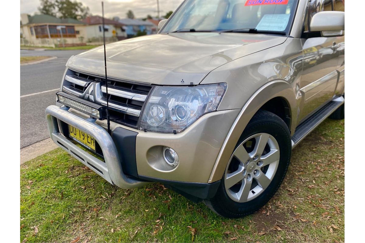 2007 Mitsubishi Pajero VR-X NS