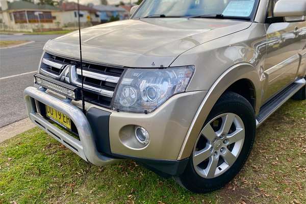 2007 Mitsubishi Pajero VR-X NS