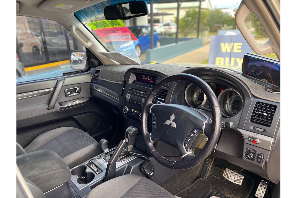 2007 Mitsubishi Pajero VR-X NS