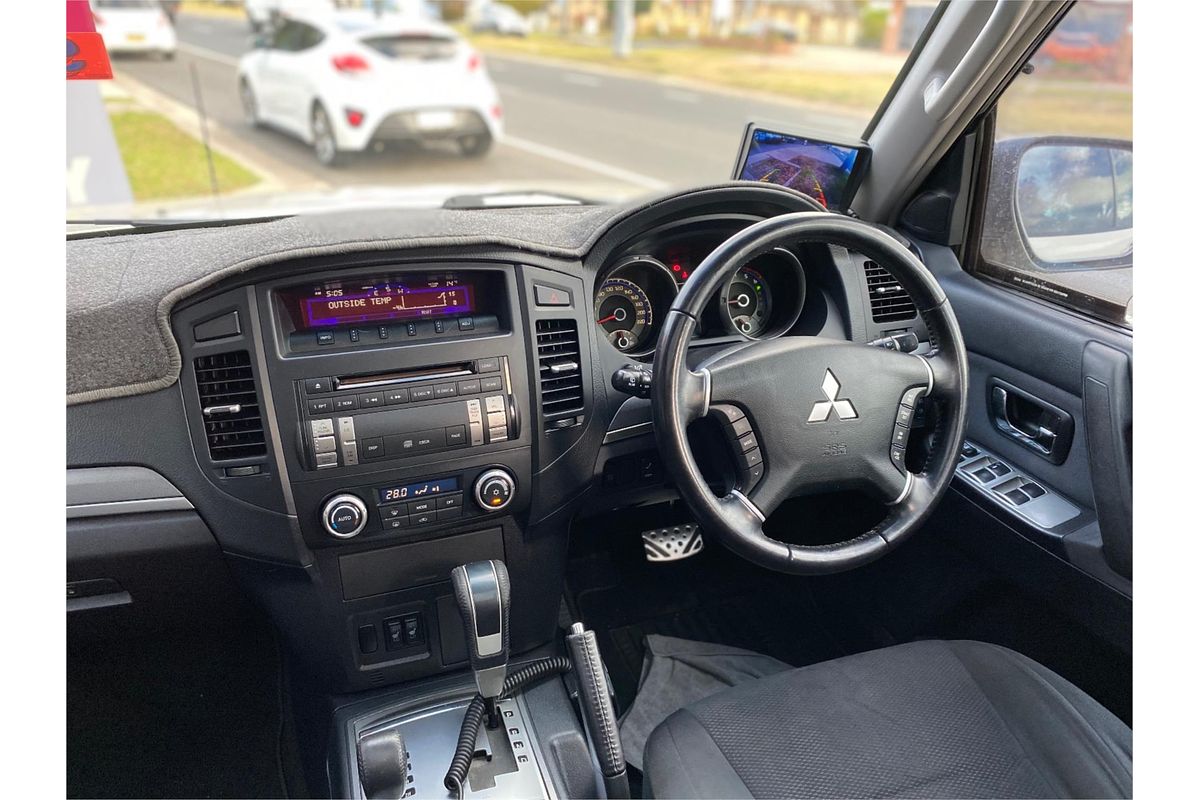 2007 Mitsubishi Pajero VR-X NS