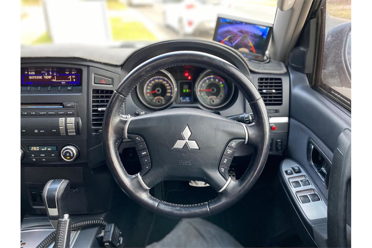 2007 Mitsubishi Pajero VR-X NS