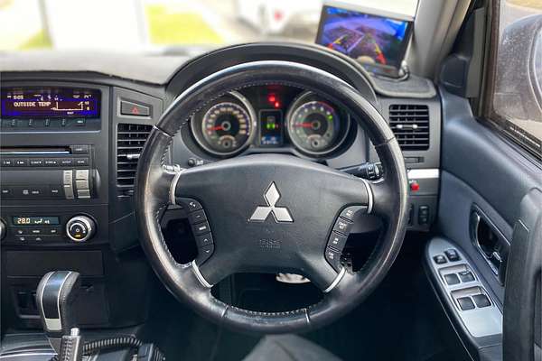 2007 Mitsubishi Pajero VR-X NS