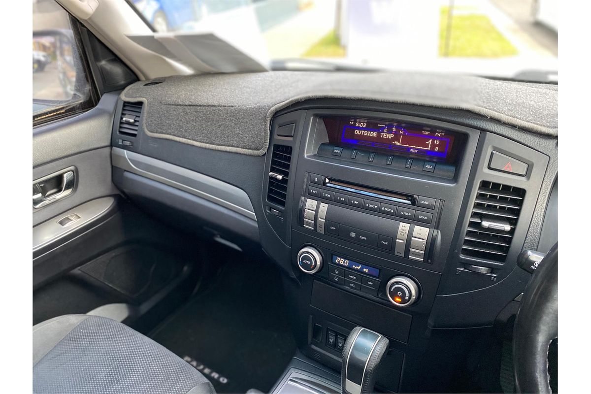 2007 Mitsubishi Pajero VR-X NS
