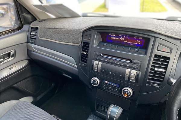 2007 Mitsubishi Pajero VR-X NS