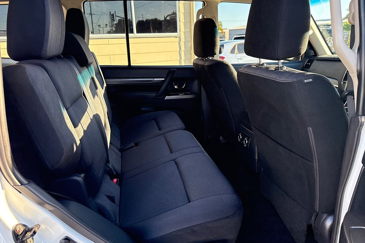 2019 Mitsubishi Pajero GLX NX