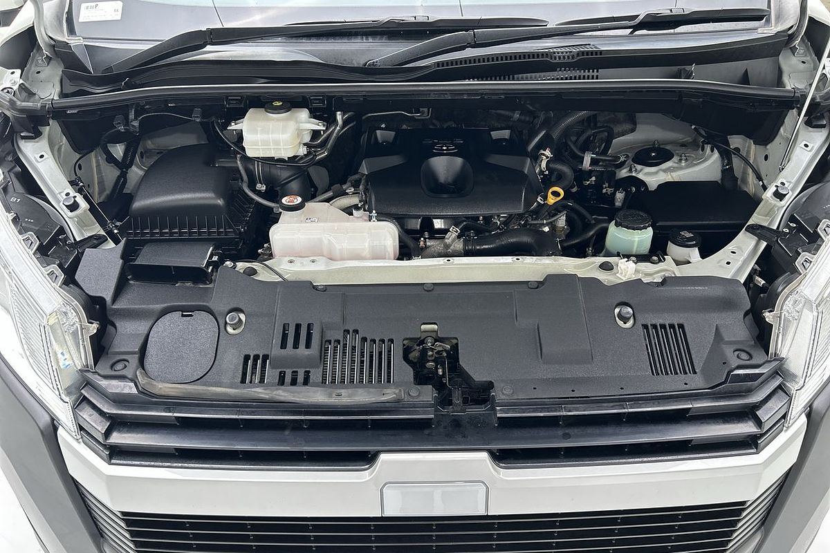 2022 Toyota Hiace Commuter GDH322R