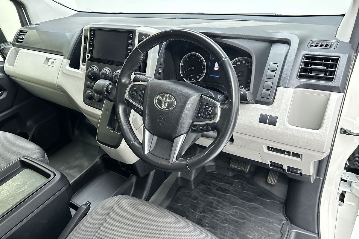 2022 Toyota Hiace Commuter GDH322R