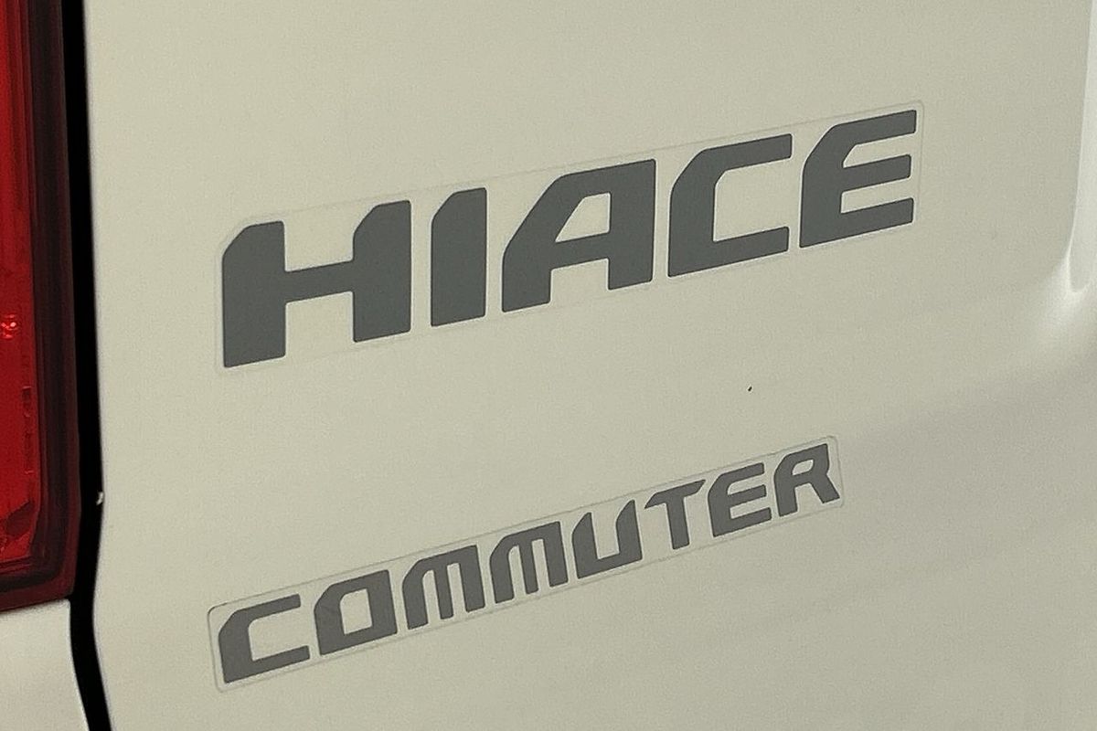 2022 Toyota Hiace Commuter GDH322R