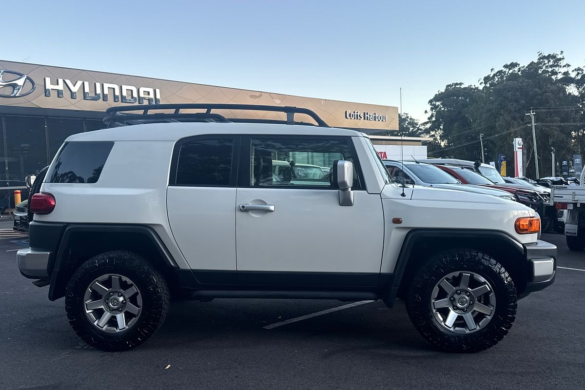 2014 Toyota FJ Cruiser GSJ15R