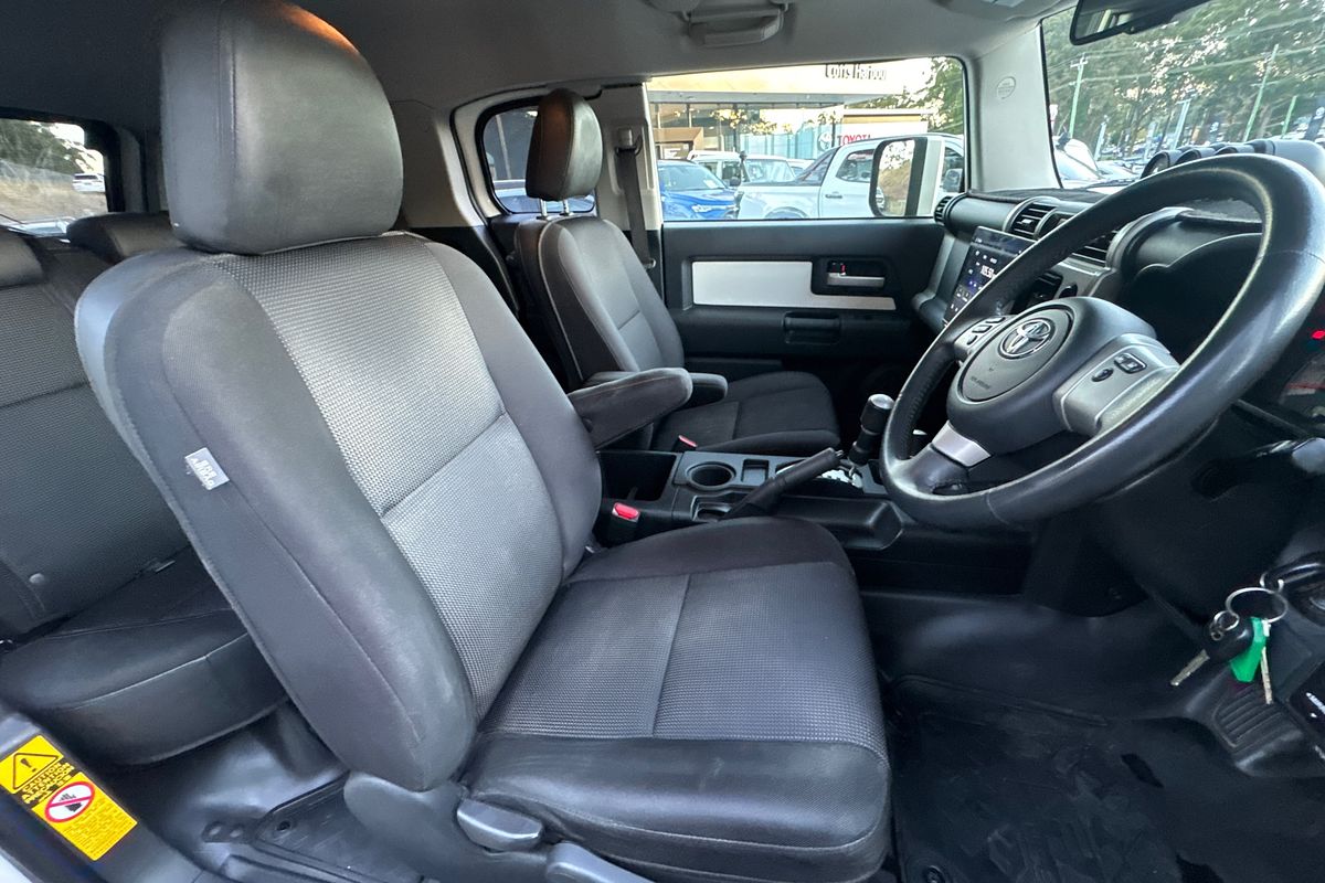 2014 Toyota FJ Cruiser GSJ15R