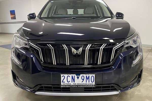 2023 Mahindra XUV700 AX7L