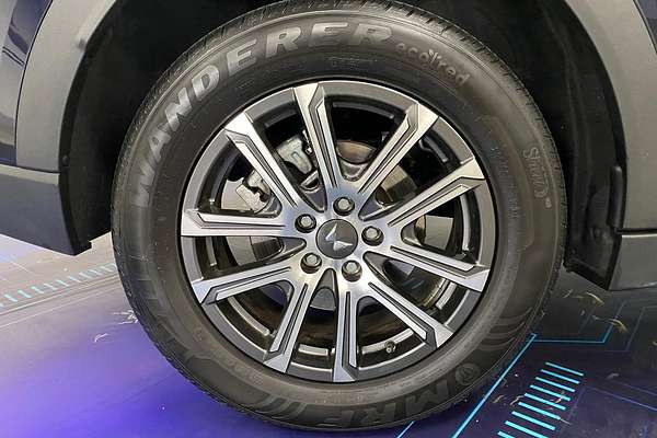 2023 Mahindra XUV700 AX7L