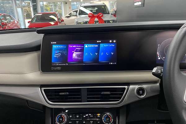 2023 Mahindra XUV700 AX7L