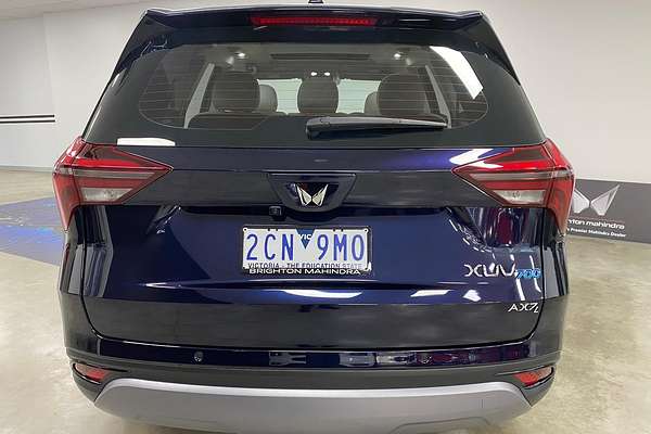 2023 Mahindra XUV700 AX7L