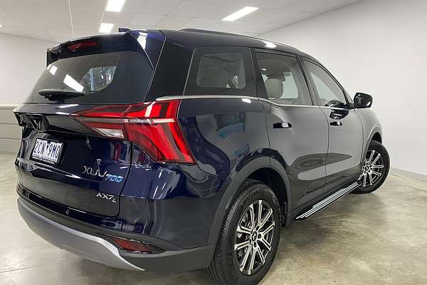 2023 Mahindra XUV700 AX7L
