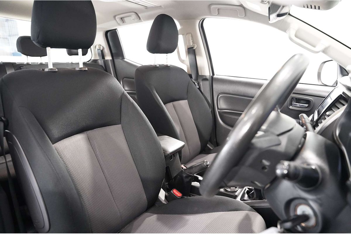 2019 Mitsubishi Triton GLX MR 4X4