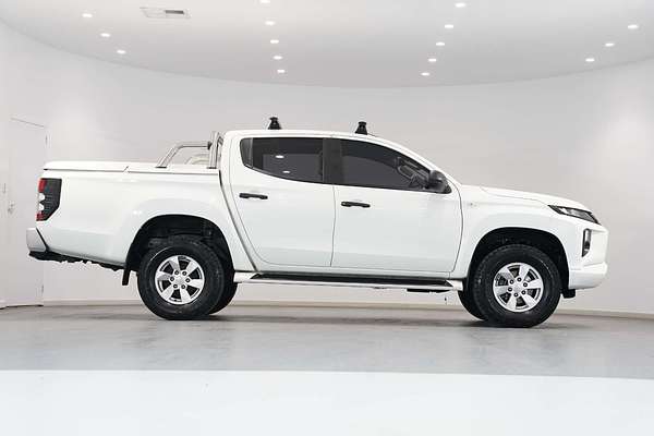2019 Mitsubishi Triton GLX MR 4X4