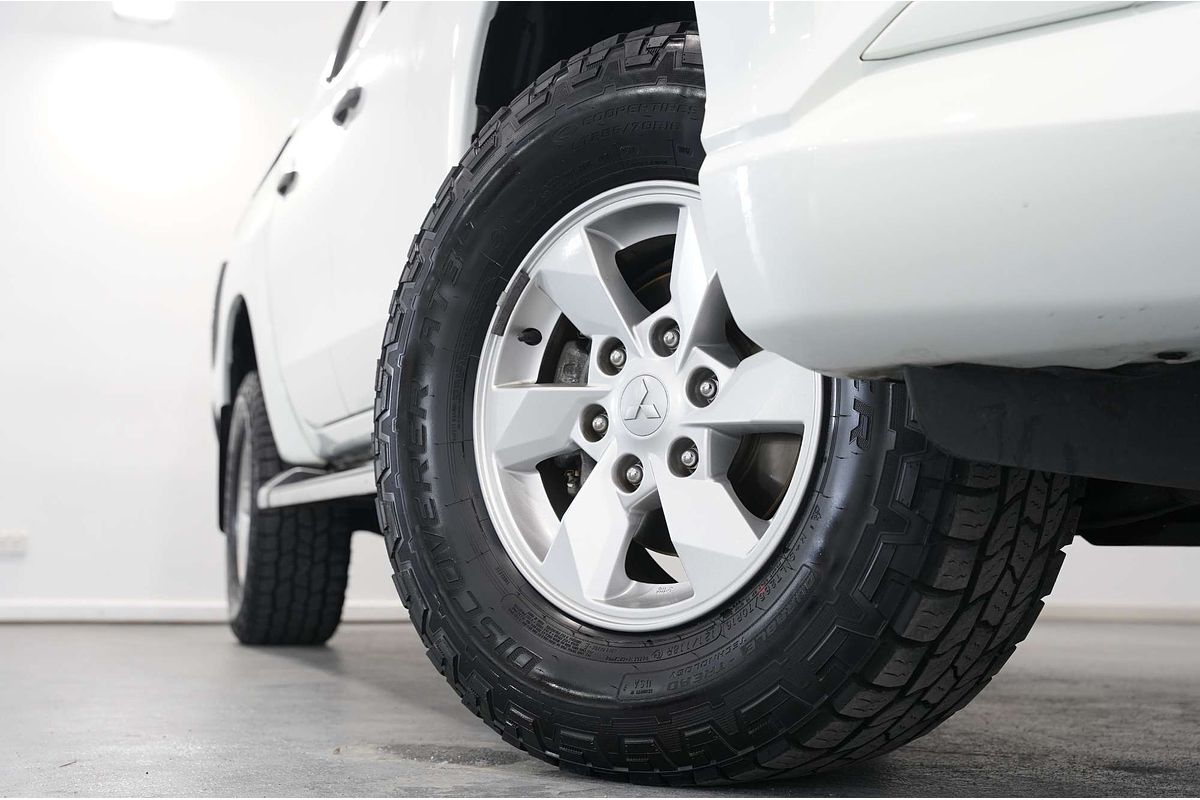 2019 Mitsubishi Triton GLX MR 4X4