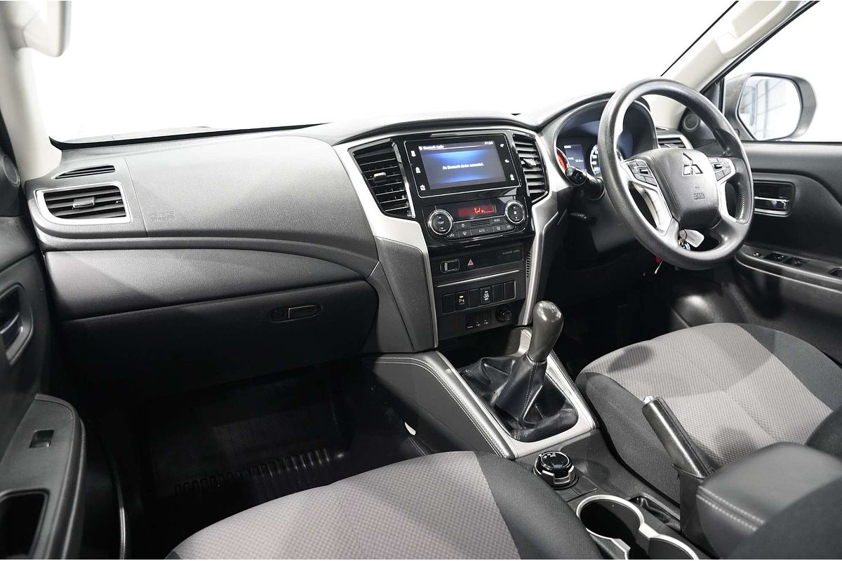 2019 Mitsubishi Triton GLX MR 4X4
