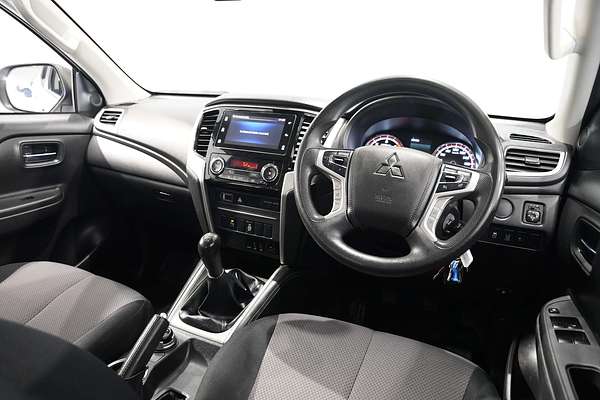 2019 Mitsubishi Triton GLX MR 4X4
