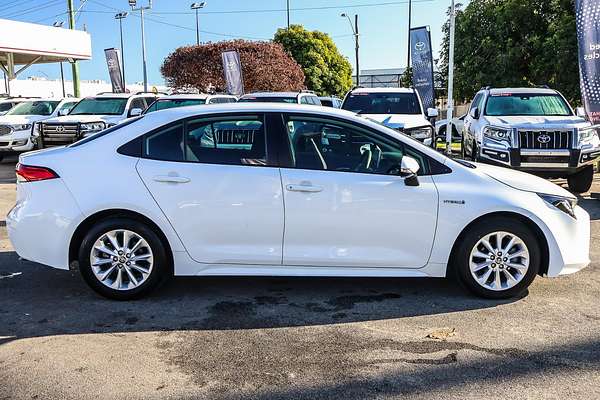 2022 Toyota Corolla Ascent Sport Hybrid ZWE211R
