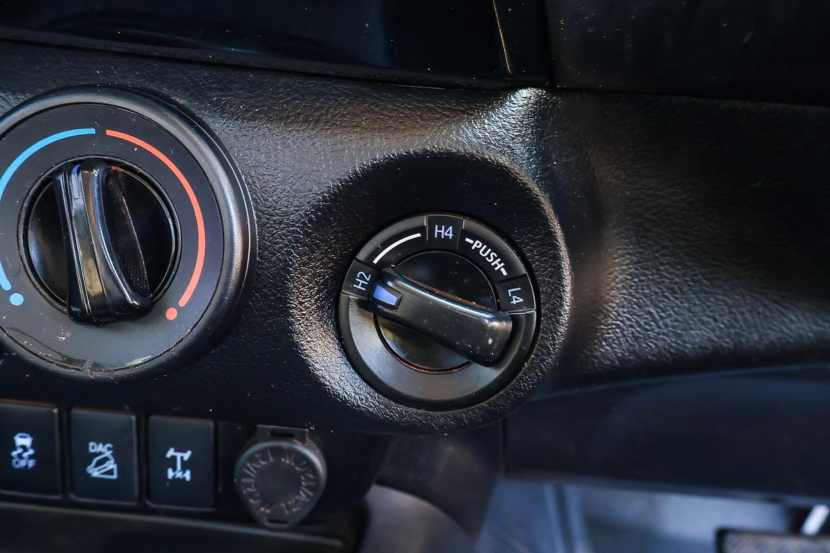 2019 Toyota Hilux SR GUN126R 4X4