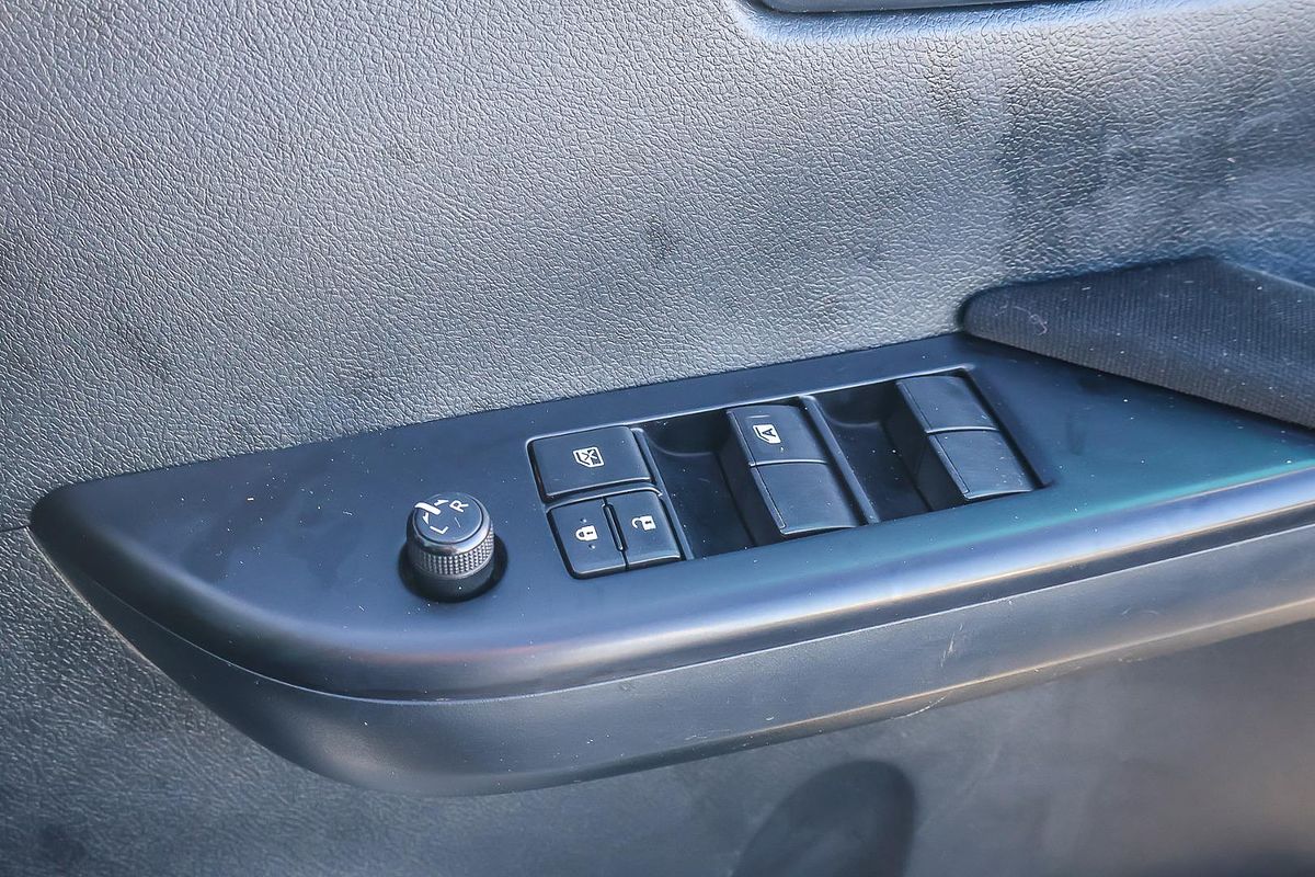 2019 Toyota Hilux SR GUN126R 4X4