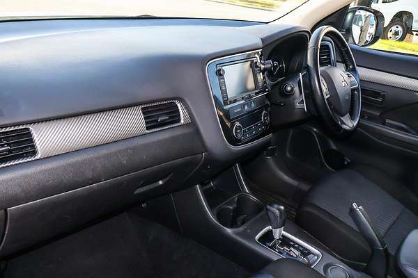 2014 Mitsubishi Outlander LS ZJ