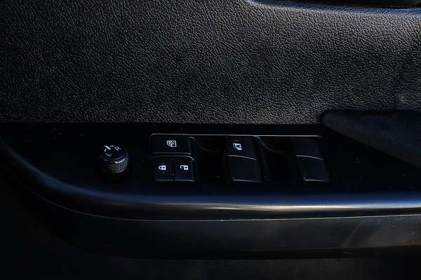 2019 Toyota Hilux SR GUN126R 4X4