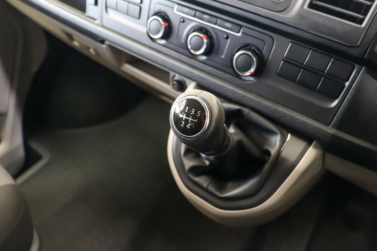 2017 Volkswagen Transporter TDI250 Runner T6 SWB