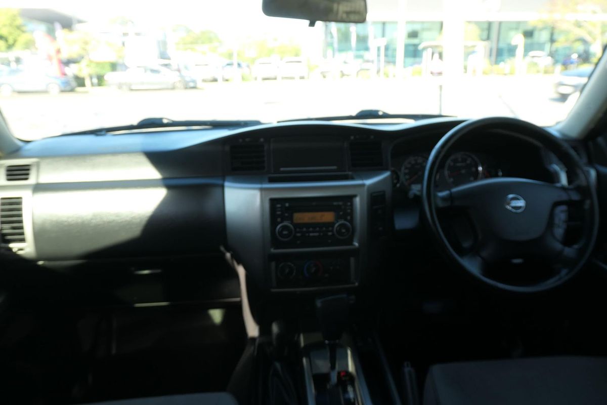 2015 Nissan Patrol ST Y61