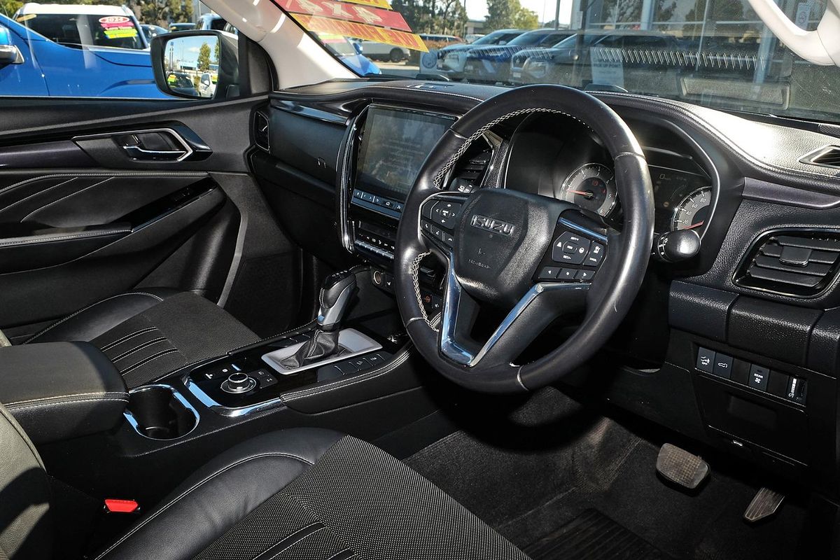 2023 Isuzu MU-X LS-T