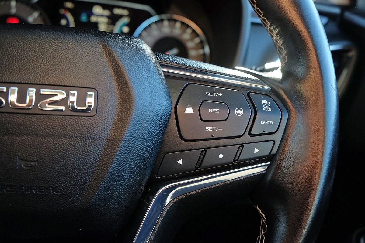 2023 Isuzu MU-X LS-T