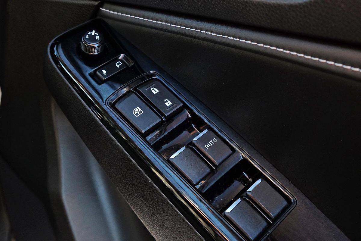 2023 Isuzu MU-X LS-T