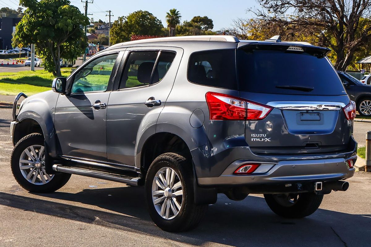 2018 Isuzu MU-X LS-T