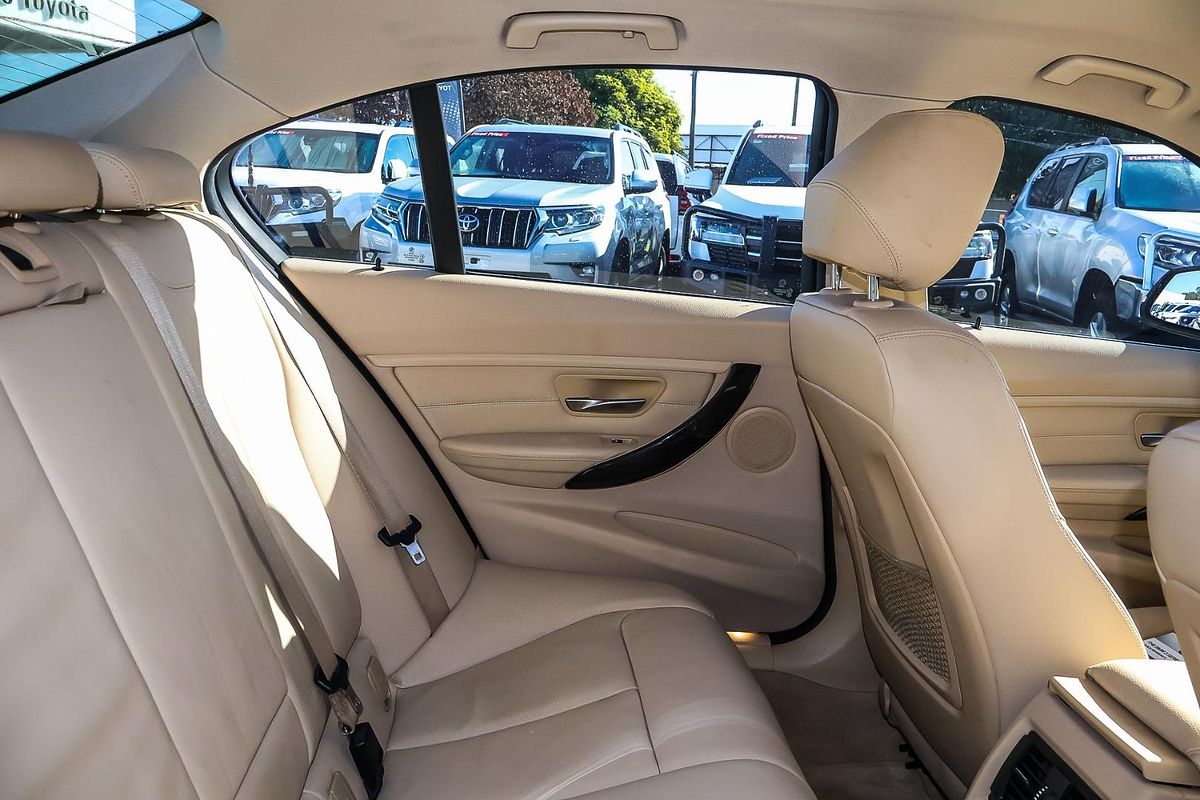 2014 BMW 3 Series 320i F30
